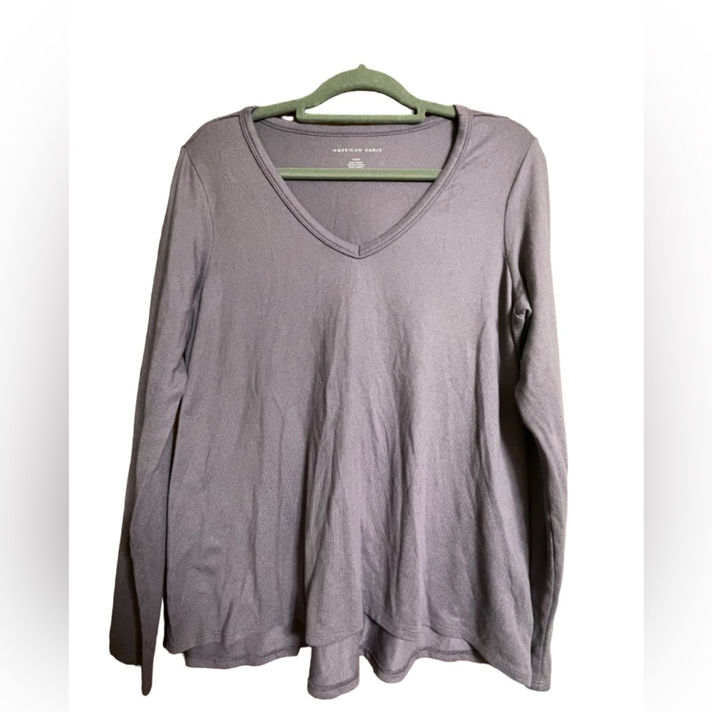 American Eagle Purple V- Neck Soft Long Sleeve Tee Size Large